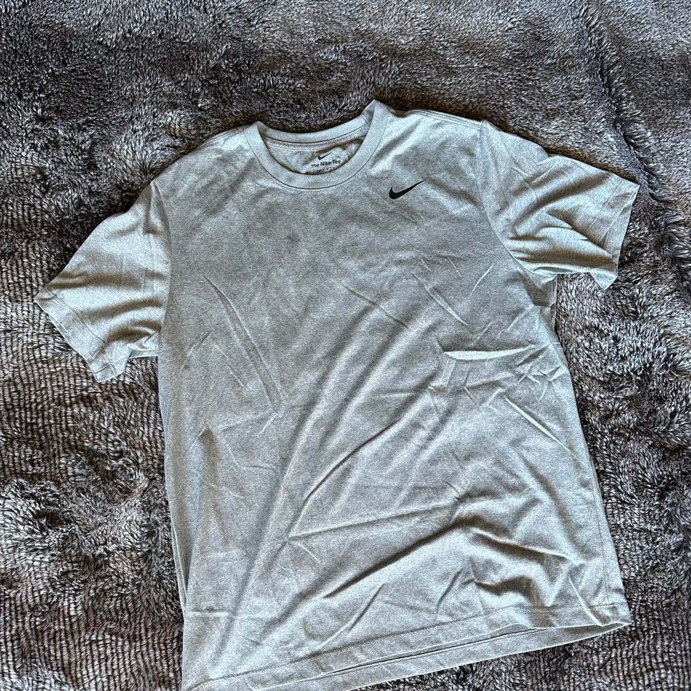 Nike Gray Short Sleeve Tee